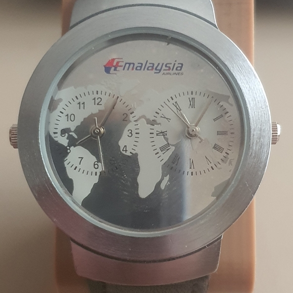 Vtg Malaysia Airlines Silver Leather Dual Time Men's Watch - Picture 1 of 4